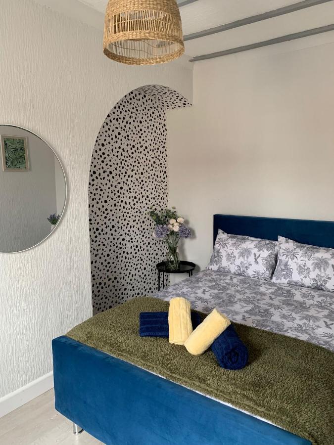 House Of Cosy Dots Villa Northampton Exterior photo